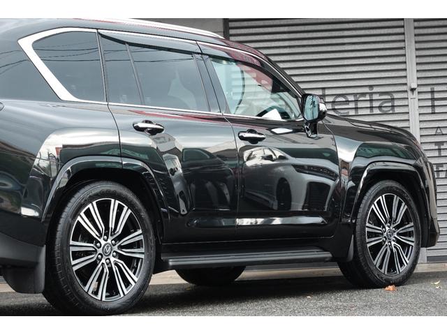 ＬＸ ＬＸ６００　登録済未使用車　クールボックス　２２インチアルミ　サンルーフ　デジタルインナーミラー　黒革シート　ヘッドアップディスプレイ　７人乗（6枚目）