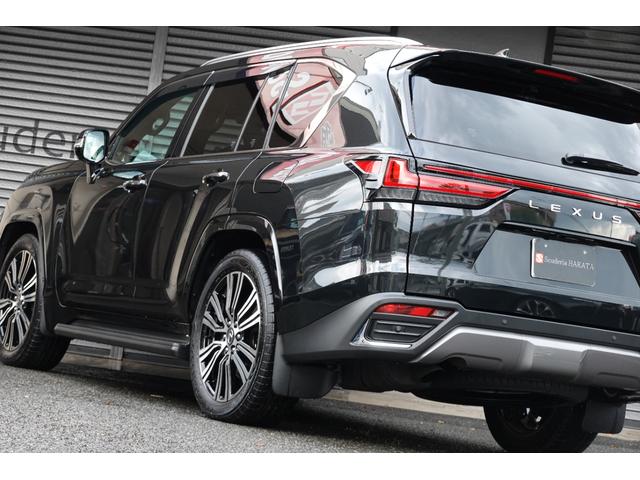 ＬＸ ＬＸ６００　登録済未使用車　クールボックス　２２インチアルミ　サンルーフ　デジタルインナーミラー　黒革シート　ヘッドアップディスプレイ　７人乗（10枚目）