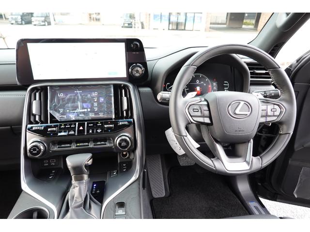 ＬＸ ＬＸ６００　登録済未使用車　クールボックス　２２インチアルミ　サンルーフ　デジタルインナーミラー　黒革シート　ヘッドアップディスプレイ　７人乗（27枚目）