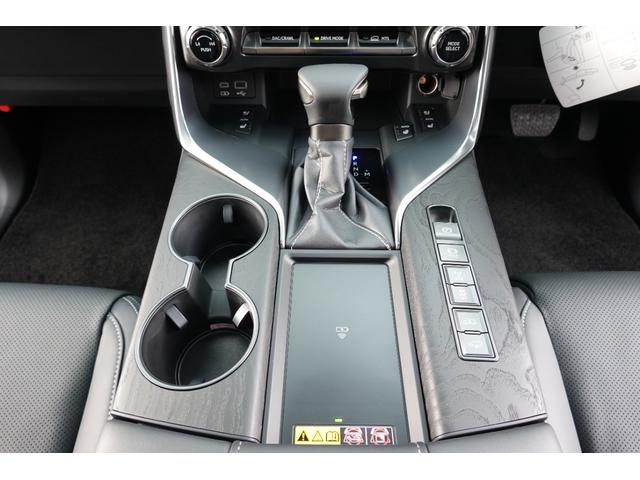 ＬＸ ＬＸ６００　登録済未使用車　クールボックス　２２インチアルミ　サンルーフ　デジタルインナーミラー　黒革シート　ヘッドアップディスプレイ　７人乗（29枚目）