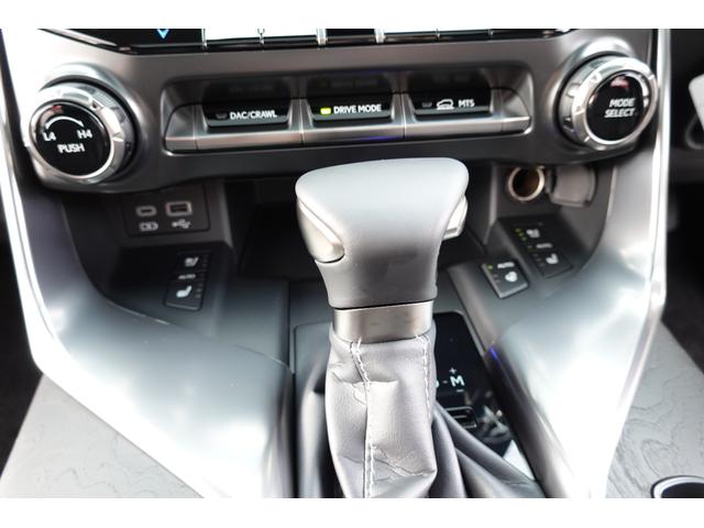 ＬＸ ＬＸ６００　登録済未使用車　クールボックス　２２インチアルミ　サンルーフ　デジタルインナーミラー　黒革シート　ヘッドアップディスプレイ　７人乗（30枚目）