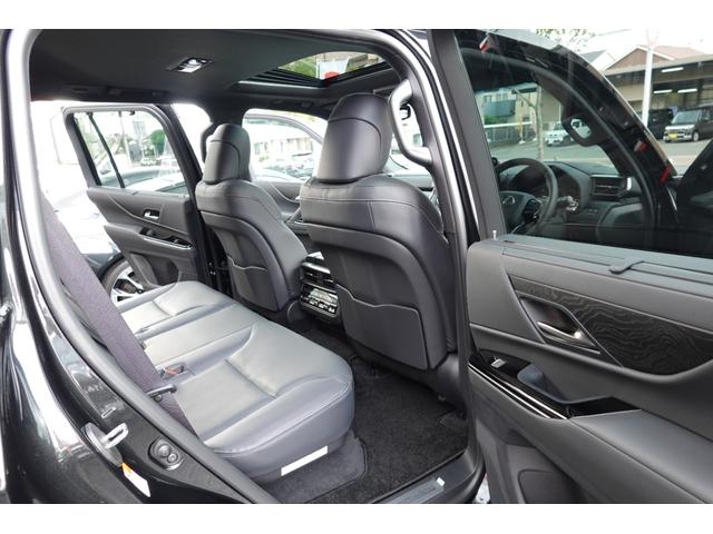 ＬＸ ＬＸ６００　登録済未使用車　クールボックス　２２インチアルミ　サンルーフ　デジタルインナーミラー　黒革シート　ヘッドアップディスプレイ　７人乗（34枚目）