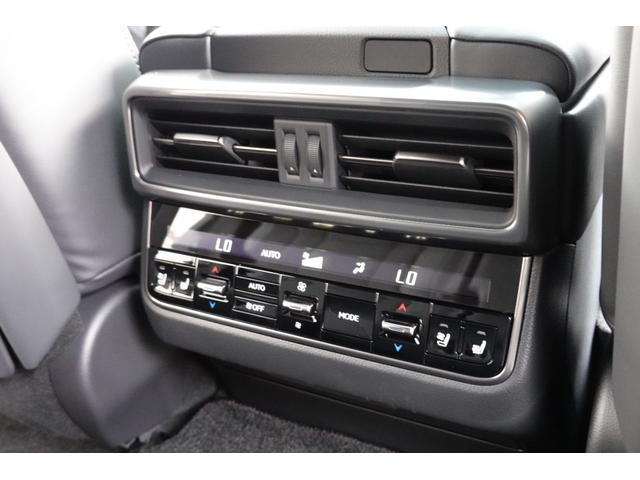 ＬＸ ＬＸ６００　登録済未使用車　クールボックス　２２インチアルミ　サンルーフ　デジタルインナーミラー　黒革シート　ヘッドアップディスプレイ　７人乗（35枚目）