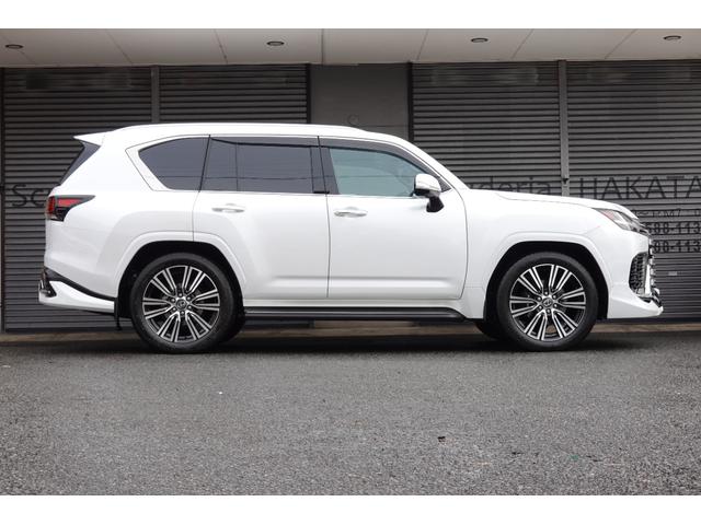 LX LX600 モデリスタアエアロ アドバンストラグジュアリーパッケージ 22インチアルミ マ―クレビンソン リヤエンターテインメント クールBOX 寒冷地仕様 TVキャンセラー ワンオーナー 禁煙車 7人乗り(4枚目)