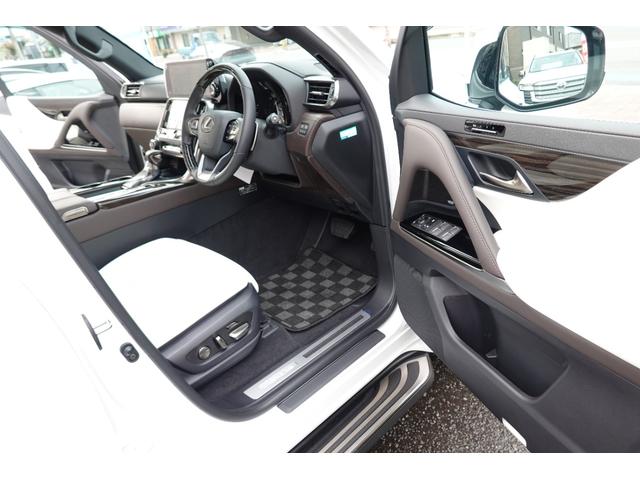 LX LX600 モデリスタアエアロ アドバンストラグジュアリーパッケージ 22インチアルミ マ―クレビンソン リヤエンターテインメント クールBOX 寒冷地仕様 TVキャンセラー ワンオーナー 禁煙車 7人乗り(13枚目)
