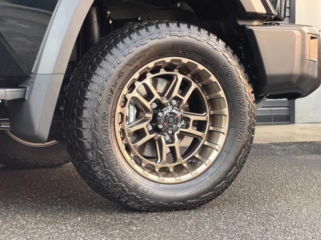 ランドクルーザー７０ ＡＸ　モデリスタ　ＪＡＯＳカスタムパーツ＆フロント＆リアアンダーカバー・モデリスタ１８インチアルミ　４０周年記念パーツ　アルパインＢＩＧーＸ　１１型ナビ　インテリアパネル（13枚目）