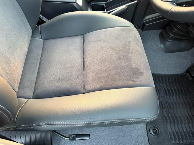 ランドクルーザー７０ ＡＸ　モデリスタ　ＪＡＯＳカスタムパーツ＆フロント＆リアアンダーカバー・モデリスタ１８インチアルミ　４０周年記念パーツ　アルパインＢＩＧーＸ　１１型ナビ　インテリアパネル（16枚目）