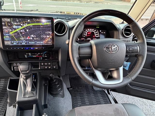 ランドクルーザー７０ ＡＸ　モデリスタ　ＪＡＯＳカスタムパーツ＆フロント＆リアアンダーカバー・モデリスタ１８インチアルミ　４０周年記念パーツ　アルパインＢＩＧーＸ　１１型ナビ　インテリアパネル（27枚目）