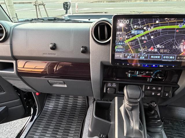 ランドクルーザー７０ ＡＸ　モデリスタ　ＪＡＯＳカスタムパーツ＆フロント＆リアアンダーカバー・モデリスタ１８インチアルミ　４０周年記念パーツ　アルパインＢＩＧーＸ　１１型ナビ　インテリアパネル（28枚目）