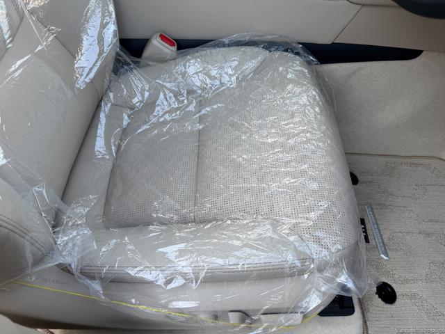 ランドクルーザー ZX 2025モデル モデリスタエアロ リアエンターテイメント JBLサウンド クールボックス 電動リヤデフロック サンルーフ ヘッドアップディスプレイ 登録済未使用車(17枚目)