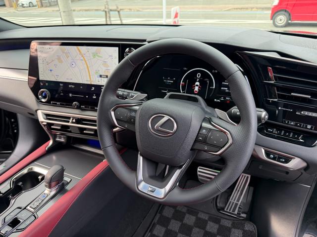 ＲＸ ＲＸ５００ｈ　Ｆスポーツパフォーマンス　ＴＲＤエアロ　マフラー　パノラマルーフ　マークレビンソン　輻射ヒーター　社外ソフトクローズドア　オレンジキャリパー（17枚目）