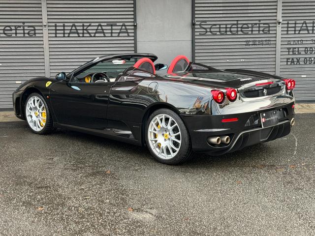 �d���I�[�v���i�ԓ��̃X�C�b�`�ŊJ�ł��܂��j