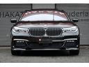 ７シリーズ ７４０ｉ　Ｍスポーツ　社外フロントスポイラー＆トランクスポイラー　ヘッドアップディスプレイ　ハーマンカードン　サンルーフ　アンビエントライト　エアサス　黒革シート　禁煙車（2枚目）