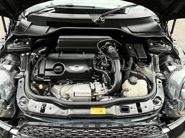 ＭＩＮＩ クーパーＳ　最終後期型／特別限定車ボンドストリート／本革シート／　シートヒーター／ドライブレコーダー／ボンネットステッカー新品／専用１７インチアルミホイール（ツイン・スポーク）／オートライト／オートワイパー／禁煙（8枚目）