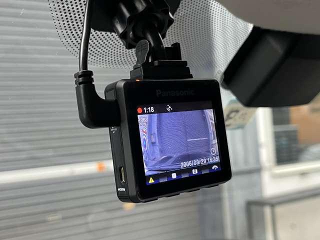 ＭＩＮＩ クーパーＳ　最終後期型／特別限定車ボンドストリート／本革シート／　シートヒーター／ドライブレコーダー／ボンネットステッカー新品／専用１７インチアルミホイール（ツイン・スポーク）／オートライト／オートワイパー／禁煙（10枚目）