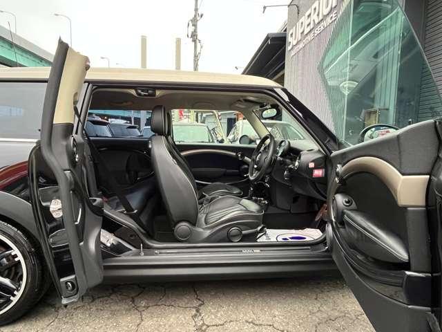 ＭＩＮＩ クーパーＳ　最終後期型／特別限定車ボンドストリート／本革シート／　シートヒーター／ドライブレコーダー／ボンネットステッカー新品／専用１７インチアルミホイール（ツイン・スポーク）／オートライト／オートワイパー／禁煙（22枚目）