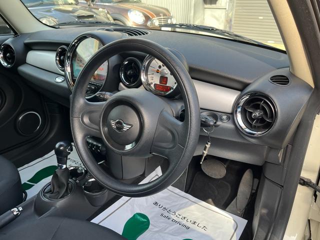 ＭＩＮＩ ワン　１５ｉｎｃｈディーンクロスカントリー／ディーラー記録簿（Ｈ２４．２５．２６．２７．２８．２９．３０．Ｒ１．３．４）／純正アームレスト付／ＥＴＣ（12枚目）