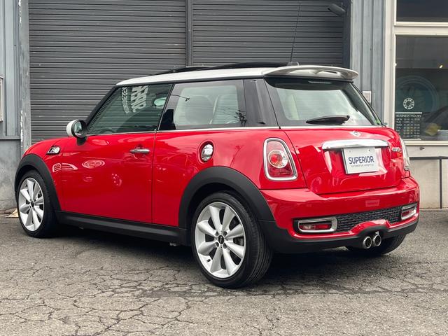 ＭＩＮＩ クーパーＳ　サンルーフ／ＭＩＮＩ用アンドロイドナビ（ＧｏｇｌｅＭａｐ・ｙｏｕｔｕｂｅ可）／Ｗｉ－Ｆｉでインターネット使用可／Ｂｌｕｅｔｏｏｔｈ音楽再生／バックカメラ／１７”コニカルスポークＡＷ／スペアキー／ＥＴＣ（2枚目）