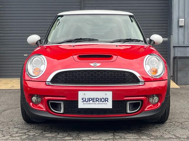 ＭＩＮＩ クーパーＳ　サンルーフ／ＭＩＮＩ用アンドロイドナビ（ＧｏｇｌｅＭａｐ・ｙｏｕｔｕｂｅ可）／Ｗｉ－Ｆｉでインターネット使用可／Ｂｌｕｅｔｏｏｔｈ音楽再生／バックカメラ／１７”コニカルスポークＡＷ／スペアキー／ＥＴＣ（12枚目）