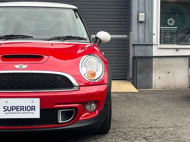 ＭＩＮＩ クーパーＳ　サンルーフ／ＭＩＮＩ用アンドロイドナビ（ＧｏｇｌｅＭａｐ・ｙｏｕｔｕｂｅ可）／Ｗｉ－Ｆｉでインターネット使用可／Ｂｌｕｅｔｏｏｔｈ音楽再生／バックカメラ／１７”コニカルスポークＡＷ／スペアキー／ＥＴＣ（24枚目）