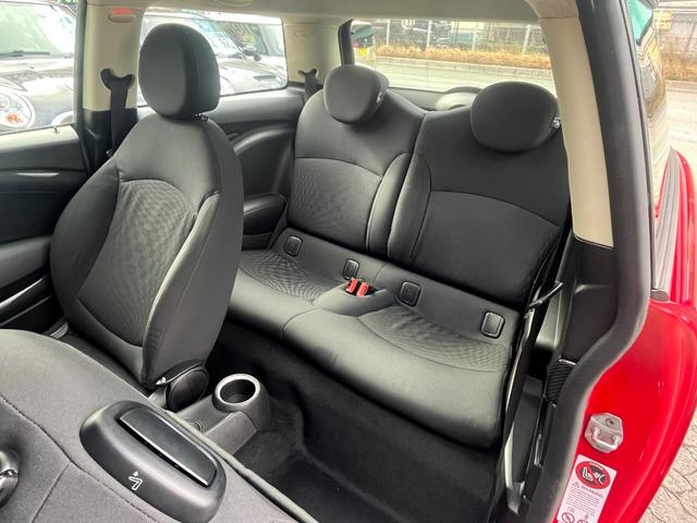 ＭＩＮＩ クーパーＳ　サンルーフ／ＭＩＮＩ用アンドロイドナビ（ＧｏｇｌｅＭａｐ・ｙｏｕｔｕｂｅ可）／Ｗｉ－Ｆｉでインターネット使用可／Ｂｌｕｅｔｏｏｔｈ音楽再生／バックカメラ／１７”コニカルスポークＡＷ／スペアキー／ＥＴＣ（37枚目）