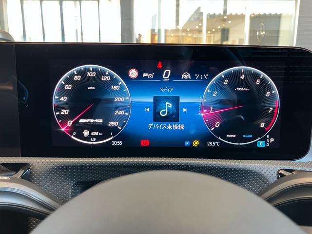 ＣＬＡクラス ＣＬＡ３５　４マチック　４ＷＤ　ドライブレコーダー　ＥＴＣ　クリアランスソナー　レーンアシスト　オートクルーズコントロール　全周囲カメラ　ナビ　ＴＶ　アルミホイール　オートライト　ＬＥＤヘッドランプ　サンルーフ　ＡＴ（3枚目）