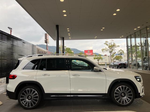 GLB GLB200d 4マチック AMGラインパッケージ 4WD ドライブレコーダー ETC 全周囲カメラ クリアランスソナー オートクルーズコントロール パワーシート サンルーフ ナビ オートライト LEDヘッドランプ ヘッドライトウォッシャー(14枚目)