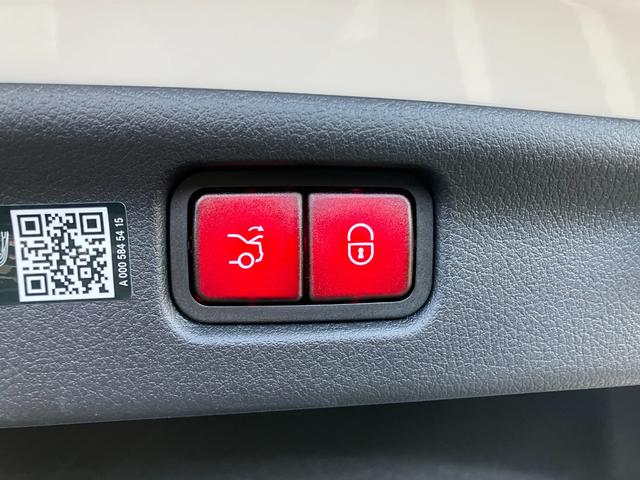 Cクラス C200 スポーツ ドライブレコーダー ETC クリアランスソナー オートクルーズコントロール 全周囲カメラ ナビ アルミホイール オートライト CVT スマートキー アイドリングストップ 電動格納ミラー パワーシート(28枚目)