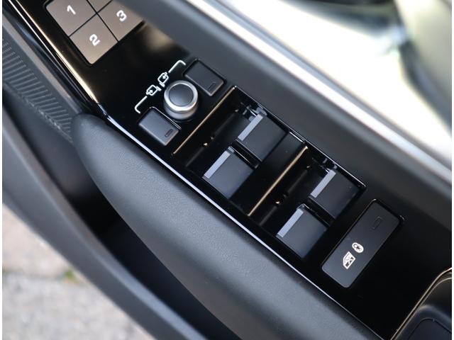 レンジローバーヴェラール R ダイナミック S 250PS ■認定中古車2年保証■エアサスペンション■パノラミックグラスルーフ■マッサージシート■シートヒーター・クーラー■アダプティブダイナミクス■21インチアルミ■ブラックパック■アップルカープレイ(55枚目)