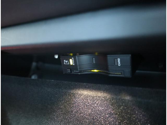 レンジローバーヴェラール R ダイナミック S 250PS ■認定中古車2年保証■エアサスペンション■パノラミックグラスルーフ■マッサージシート■シートヒーター・クーラー■アダプティブダイナミクス■21インチアルミ■ブラックパック■アップルカープレイ(73枚目)