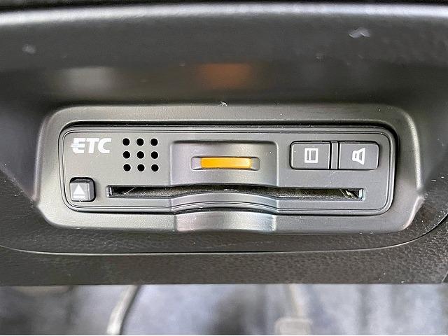 XL インターナビセレクト 新品タイヤ4本 純正HDDナビ フルセグTV バックカメラ ETC クルコン キセノンヘッドライト フォグライト オートライト 純正16inアルミホイール プライバシーガラス 盗難防止システム(10枚目)