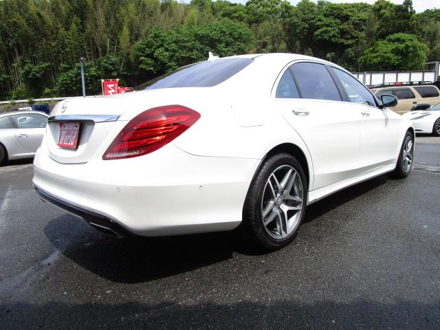 Ｓクラス Ｓ５５０ロング　２０１３年　ＭベンツＳ５５０ロング　ＡＭＧスポーツＰＫＧ　ショーハ―ＰＫＧ　レーダーセーフティーＰＫＧ　正規Ｄ車　ツインサンルーフ　右Ｈ　黒本革シート　純正ＨＤＤナビフルセグ　Ｂｌｕｅｔｏｏｔｈ対応（4枚目）