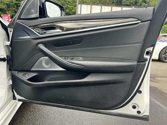 ５シリーズ ５２３ｄ　Ｍスポーツ　正規Ｄ車右ＨＭ５仕様Ｍ５仕様エアロパーツＭ５仕様２０ｉｎｃｈＡＷインテリジェントセーフティ（29枚目）