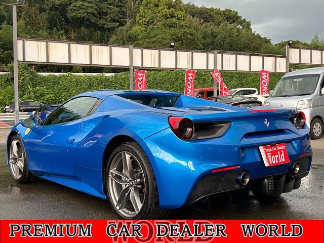 488スパイダー ベースグレード 正規D車左HOPカーボンD-ZONE+LEDOPカーボンレーシングシートOP鍛造20inchAWOPFリフターOPカーボンエクステリアOPカーボンインテリアOP純正HDDナビBカメラOPプレミアムJB(4枚目)