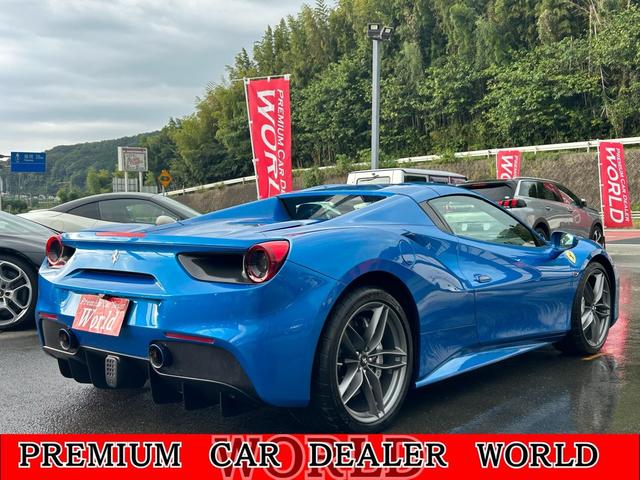 488スパイダー ベースグレード 正規D車左HOPカーボンD-ZONE+LEDOPカーボンレーシングシートOP鍛造20inchAWOPFリフターOPカーボンエクステリアOPカーボンインテリアOP純正HDDナビBカメラOPプレミアムJB(6枚目)