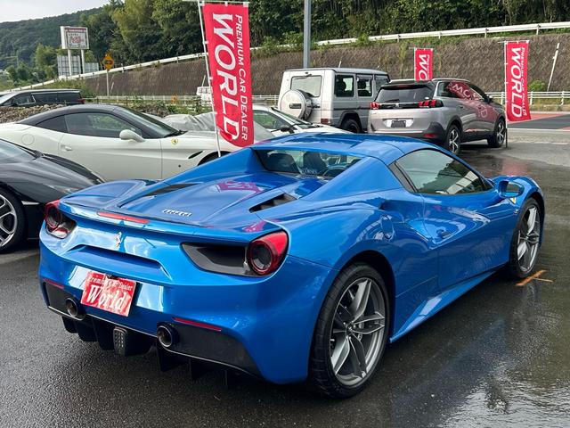 488スパイダー ベースグレード 正規D車左HOPカーボンD-ZONE+LEDOPカーボンレーシングシートOP鍛造20inchAWOPFリフターOPカーボンエクステリアOPカーボンインテリアOP純正HDDナビBカメラOPプレミアムJB(9枚目)