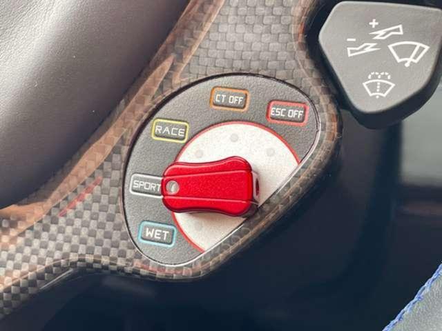 488スパイダー ベースグレード 正規D車左HOPカーボンD-ZONE+LEDOPカーボンレーシングシートOP鍛造20inchAWOPFリフターOPカーボンエクステリアOPカーボンインテリアOP純正HDDナビBカメラOPプレミアムJB(35枚目)