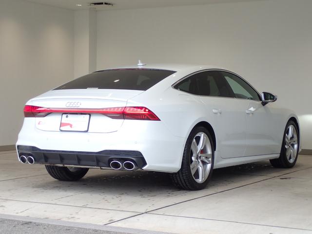 Ｓ７スポーツバック ベースグレード　正規ディーラー認定中古車　認定中古車保証付帯　バング＆オルフセン３Ｄサウンドシステム　レッドブレーキキャリパー　シートヒーター・クーラー　シートメモリー　プライバシーガラス（5枚目）