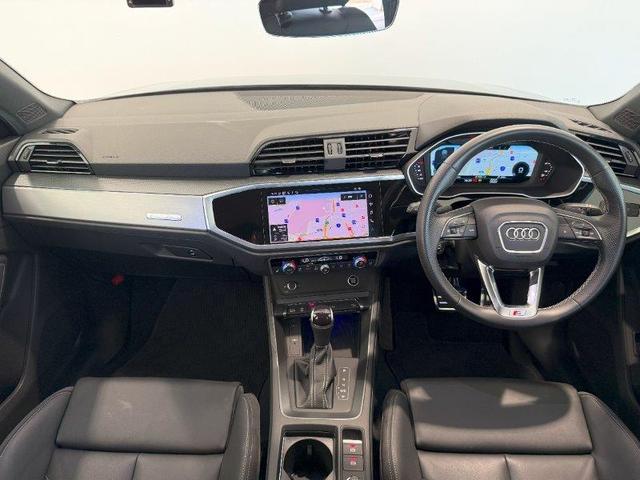 Ｑ３ ３５ＴＤＩクワトロ　Ｓライン　正規ディーラー認定中古車　認定保証付き　デイトナグレーパールエフェクト　ブラックスタイリングパッケージ　フルレザー（8枚目）