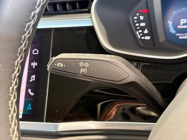 Ｑ３ ３５ＴＤＩクワトロ　Ｓライン　正規ディーラー認定中古車　認定保証付き　デイトナグレーパールエフェクト　ブラックスタイリングパッケージ　フルレザー（12枚目）