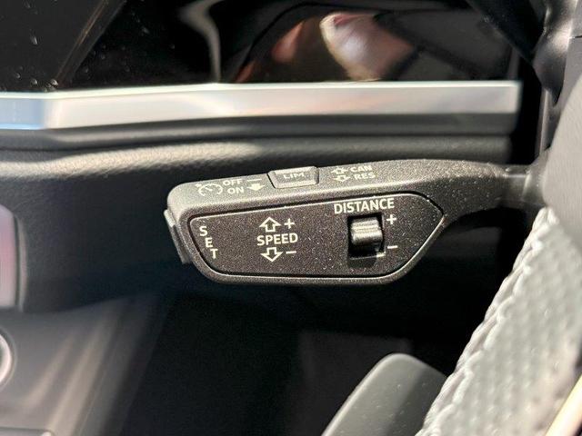Ｑ３ ３５ＴＤＩクワトロ　Ｓライン　正規ディーラー認定中古車　認定保証付き　デイトナグレーパールエフェクト　ブラックスタイリングパッケージ　フルレザー（13枚目）