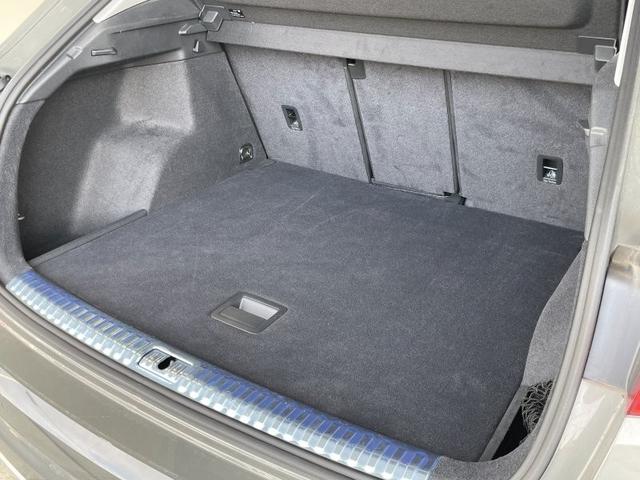 高度な訓練・教育を受けたＡｕｄｉ専任のメカニックが、ロードテストを含む１００項目にもおよぶ精密な点検を実施いたします。全てをクリアしたＡｕｄｉだけが、あなたのお手元に届けられます。