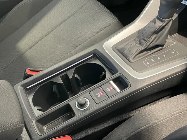 高度な訓練・教育を受けたＡｕｄｉ専任のメカニックが、ロードテストを含む１００項目にもおよぶ精密な点検を実施いたします。全てをクリアしたＡｕｄｉだけが、あなたのお手元に届けられます。