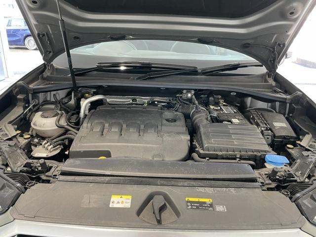 輸入車正規ディーラー店であるのはもちろんのこと、保険代理店でもあります。セールススタッフは全員、保険の有資格者ですので保険のご相談もお任せ下さい！