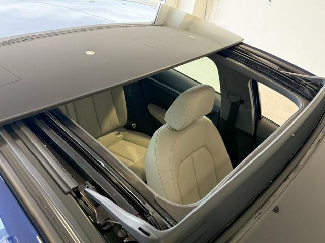 Ａ３ スポーツバック４０ＴＦＳＩクワトロアドバンスド　正規ディーラー認定中古車　認定中古車保証１年付帯　４ＷＤ　ラグジュアリーパッケージ　パーシャルレザー　パノラマサンルーフ　マルチカラーアンビエントライト　スマホワイヤレスチャージング　ベージュレザー（42枚目）