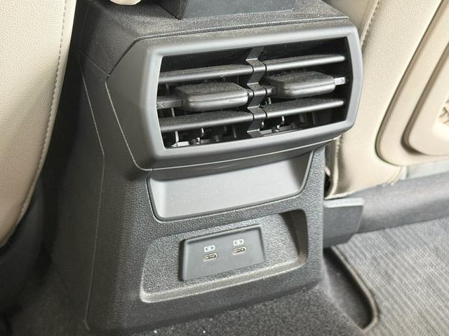 Ａ３ スポーツバック４０ＴＦＳＩクワトロアドバンスド　正規ディーラー認定中古車　認定中古車保証１年付帯　４ＷＤ　ラグジュアリーパッケージ　パーシャルレザー　パノラマサンルーフ　マルチカラーアンビエントライト　スマホワイヤレスチャージング　ベージュレザー（48枚目）