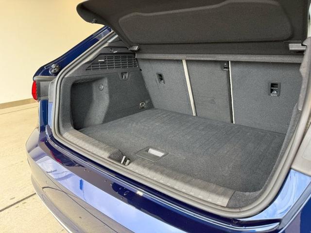 Ａ３ スポーツバック４０ＴＦＳＩクワトロアドバンスド　正規ディーラー認定中古車　認定中古車保証１年付帯　４ＷＤ　ラグジュアリーパッケージ　パーシャルレザー　パノラマサンルーフ　マルチカラーアンビエントライト　スマホワイヤレスチャージング　ベージュレザー（55枚目）