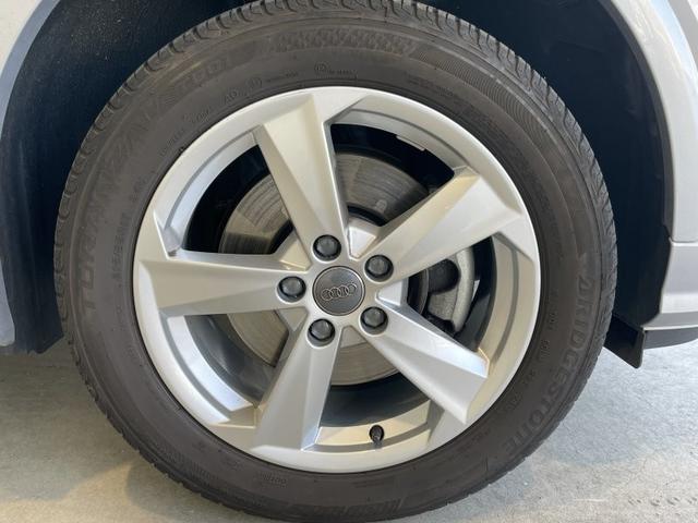 Ｑ２ ３０ＴＦＳＩスポーツ　正規ディーラー認定中古車　認定中古車保証１年付帯　ＭＭＩナビ　バーチャルコックピット　サイドアシスト　レーンキープ　アダプティブクルコン　１７ＡＷ　電動テールゲート　ＴＶチューナー　ハイビームアシスト（4枚目）
