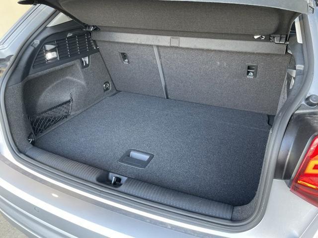 Ｑ２ ３０ＴＦＳＩスポーツ　正規ディーラー認定中古車　認定中古車保証１年付帯　ＭＭＩナビ　バーチャルコックピット　サイドアシスト　レーンキープ　アダプティブクルコン　１７ＡＷ　電動テールゲート　ＴＶチューナー　ハイビームアシスト（15枚目）