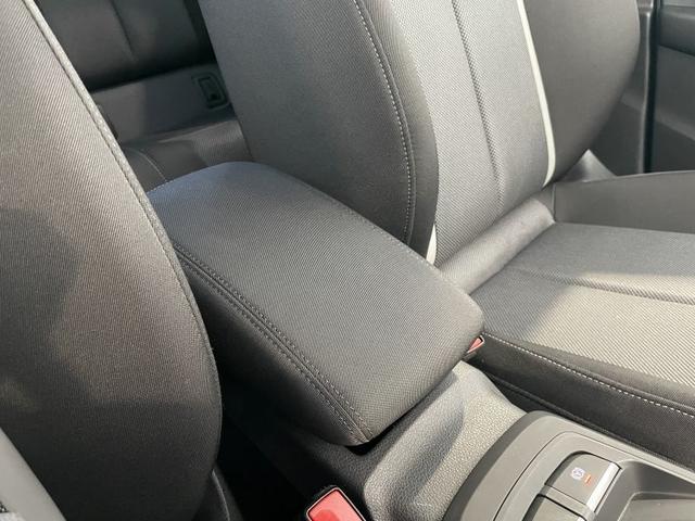 Ｑ２ ３０ＴＦＳＩスポーツ　正規ディーラー認定中古車　認定中古車保証１年付帯　ＭＭＩナビ　バーチャルコックピット　サイドアシスト　レーンキープ　アダプティブクルコン　１７ＡＷ　電動テールゲート　ＴＶチューナー　ハイビームアシスト（42枚目）